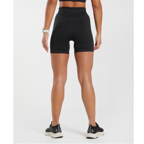 NWT GYMSHARK - SWEAT SEAMLESS SHORTS Body Fit - Picture 5 of 6